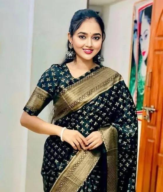 প্রিমিয়াম জাপানি সিল্ক শাড়ী