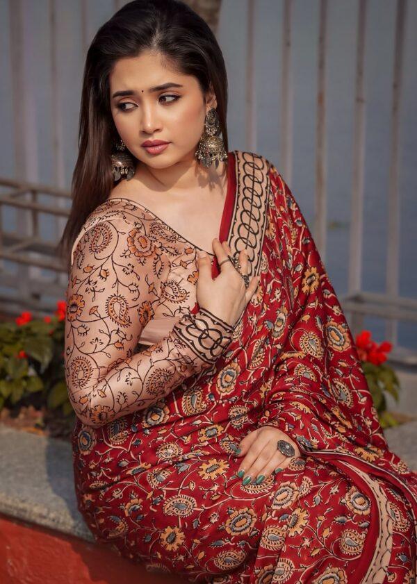 ওয়েলেস সফ্ট সিল্ক শাড়ি।