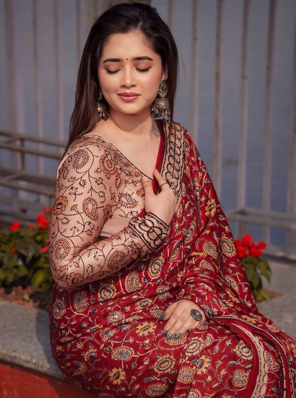 ওয়েলেস সফ্ট সিল্ক শাড়ি।