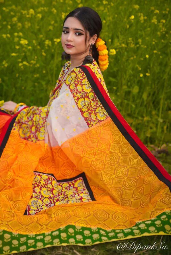 ওয়েলেস সফ্ট সিল্ক শাড়ি।
