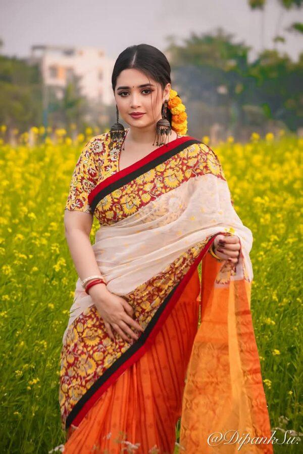 ওয়েলেস সফ্ট সিল্ক শাড়ি।