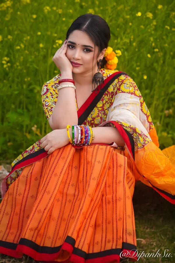 ওয়েলেস সফ্ট সিল্ক শাড়ি।