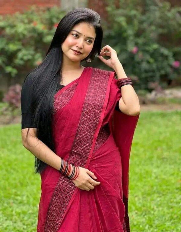 টাঙ্গাইল হাফ সিল্ক শাড়ি ।