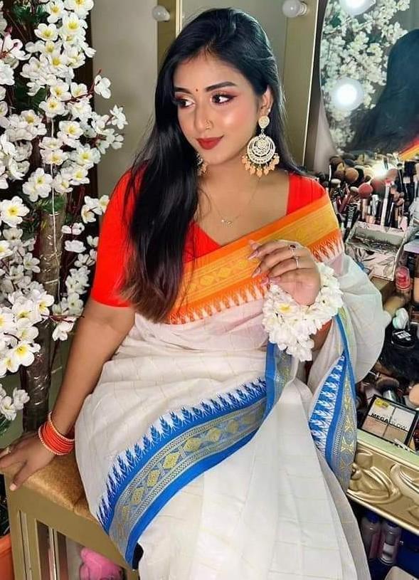 টাঙ্গাইল হাফ সিল্ক শাড়ি ।
