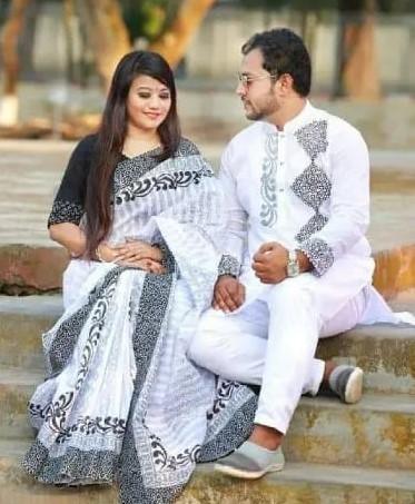 শুদ্ধতার প্রতিচ্ছবি সাদা কাপল ড্রেস!