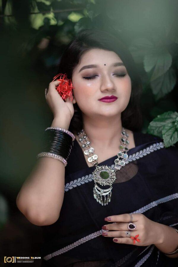 টাঙ্গাইল হাফ সিল্ক শাড়ি ।