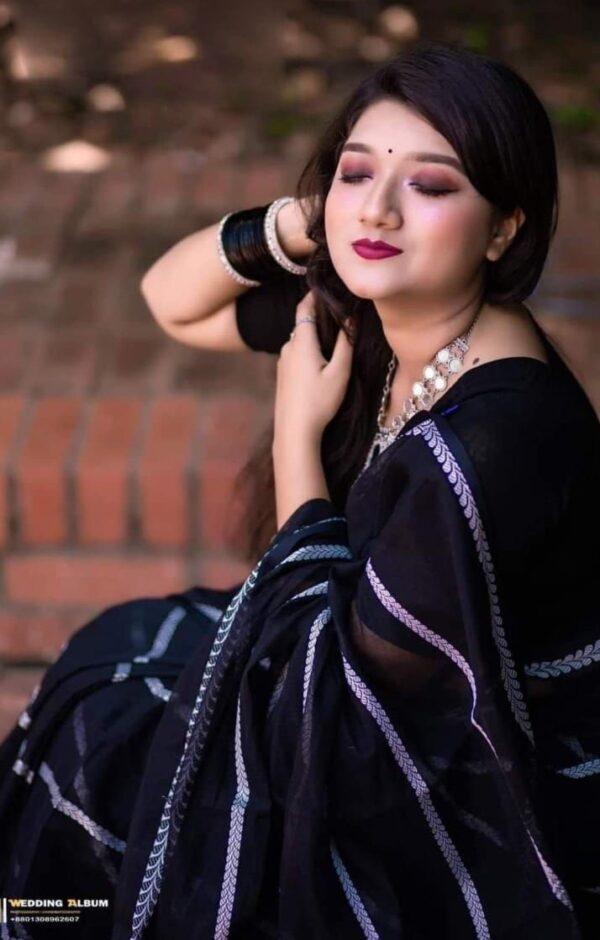 টাঙ্গাইল হাফ সিল্ক শাড়ি ।