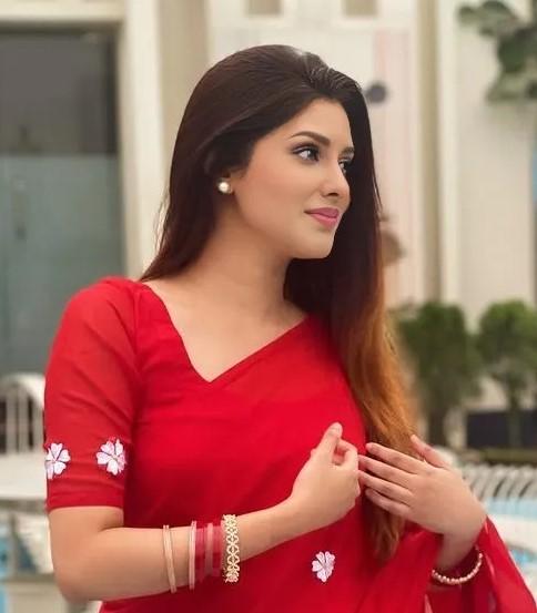 লাল রঙে মুগ্ধতা ছড়াতে নিয়ে এলাম নতুন জর্জেট শাড়ির কালেকশন।
